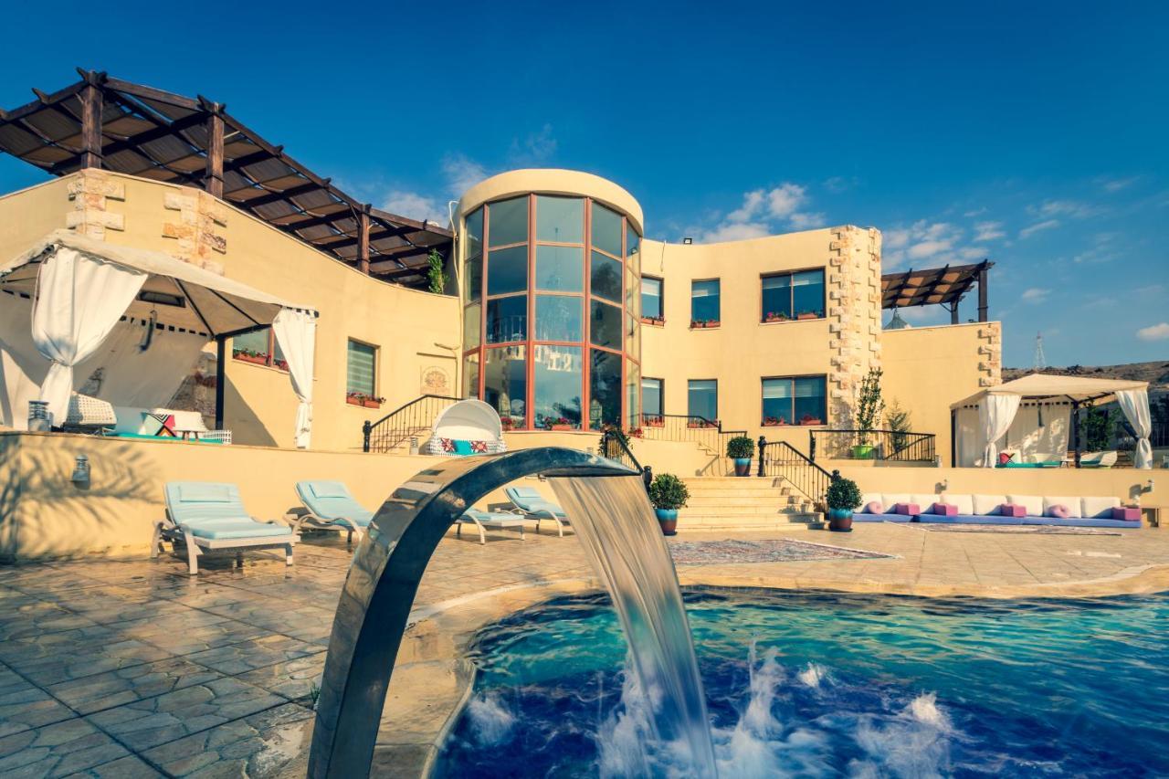 The Precious Guesthouse Sweimeh Bagian luar foto