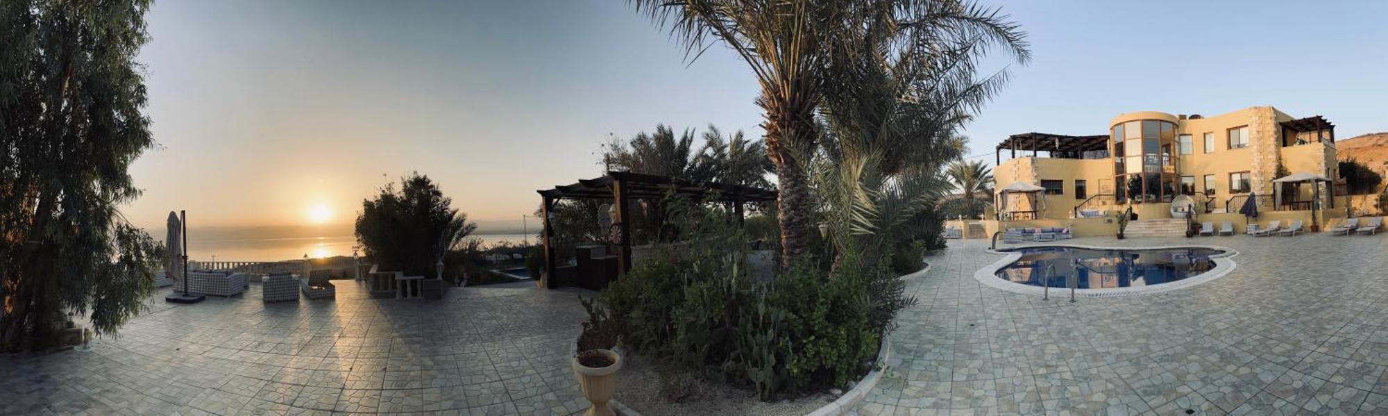 The Precious Guesthouse Sweimeh Bagian luar foto