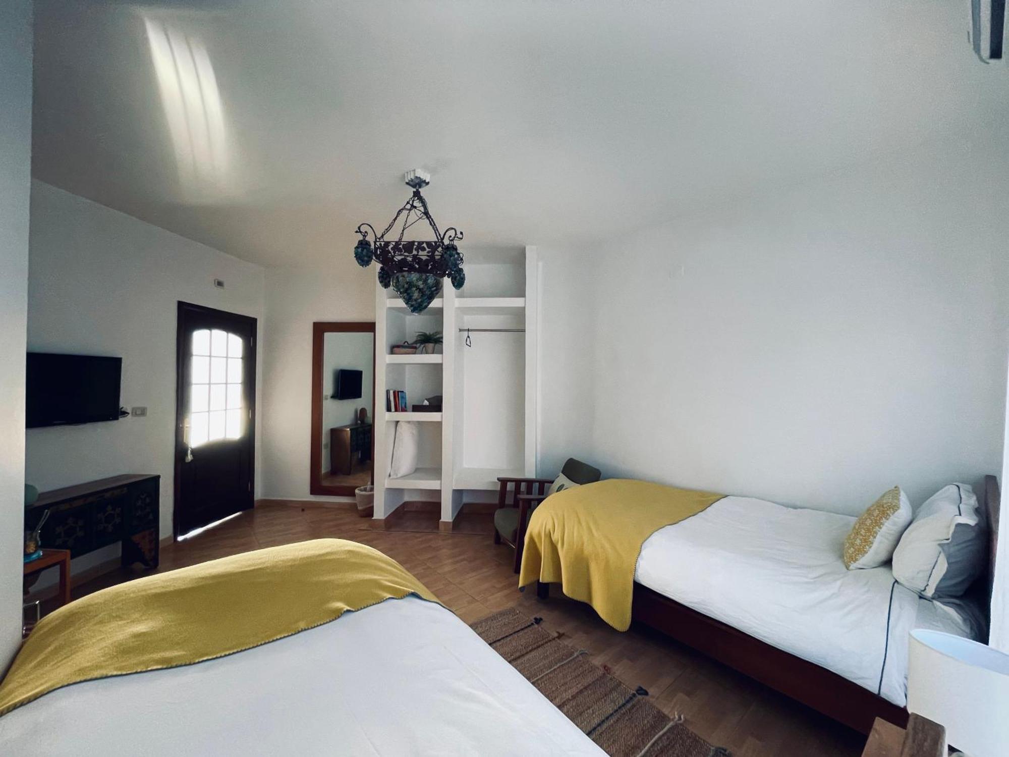 The Precious Guesthouse Sweimeh Bagian luar foto