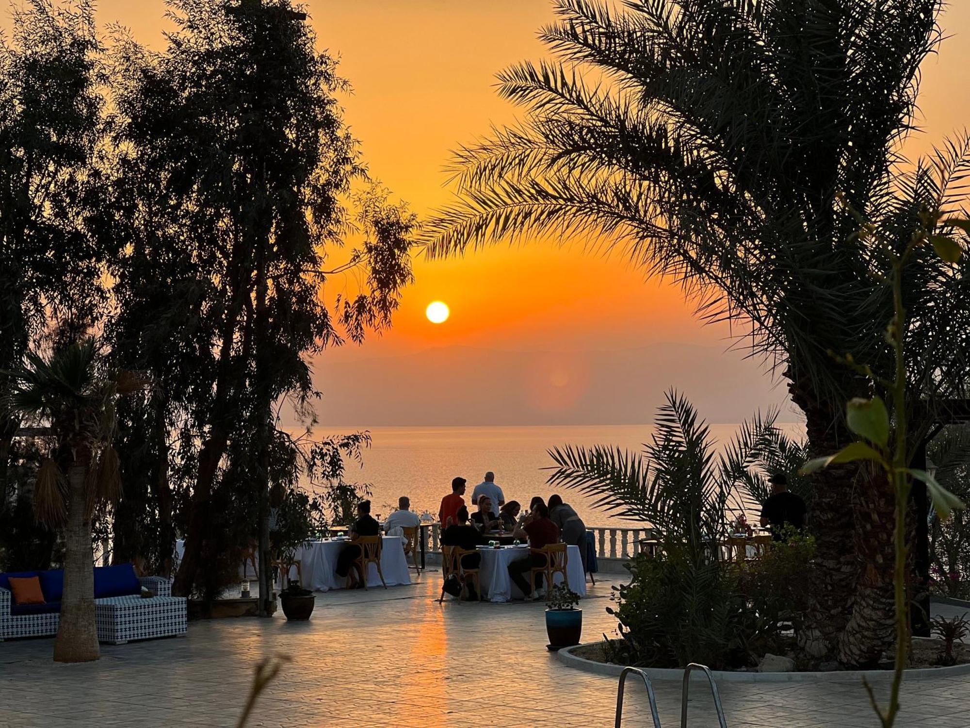 The Precious Guesthouse Sweimeh Bagian luar foto