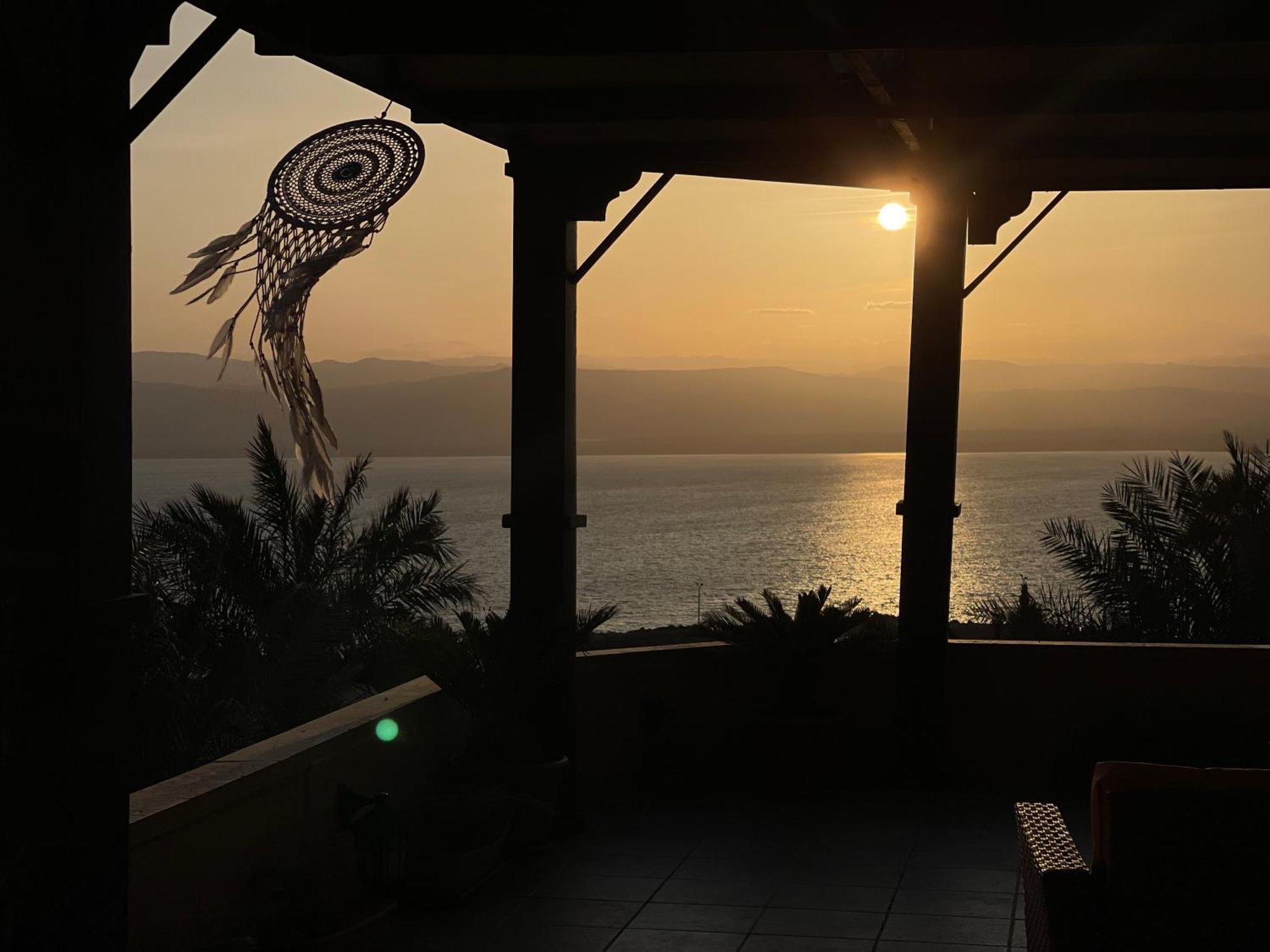 The Precious Guesthouse Sweimeh Bagian luar foto