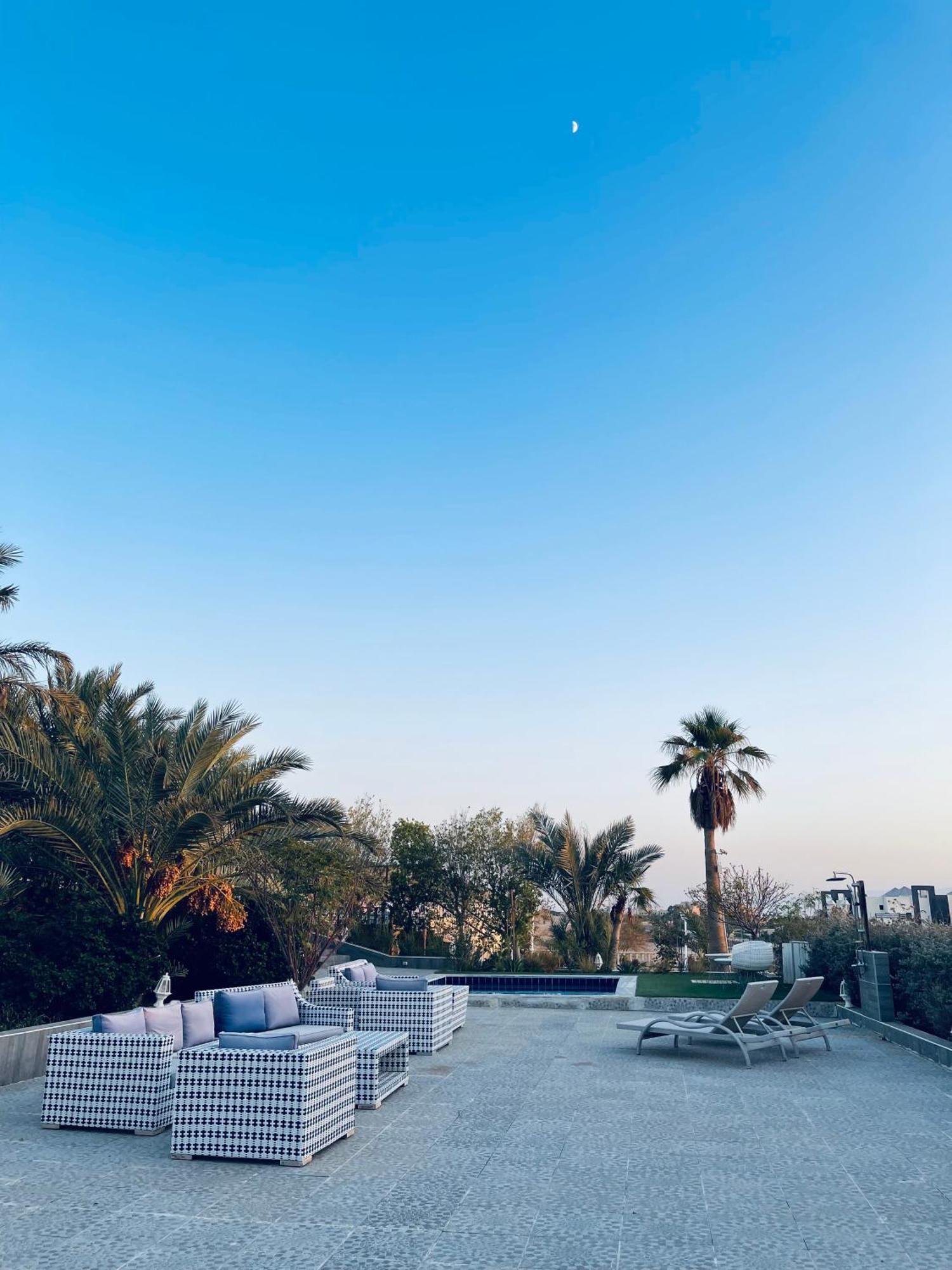 The Precious Guesthouse Sweimeh Bagian luar foto