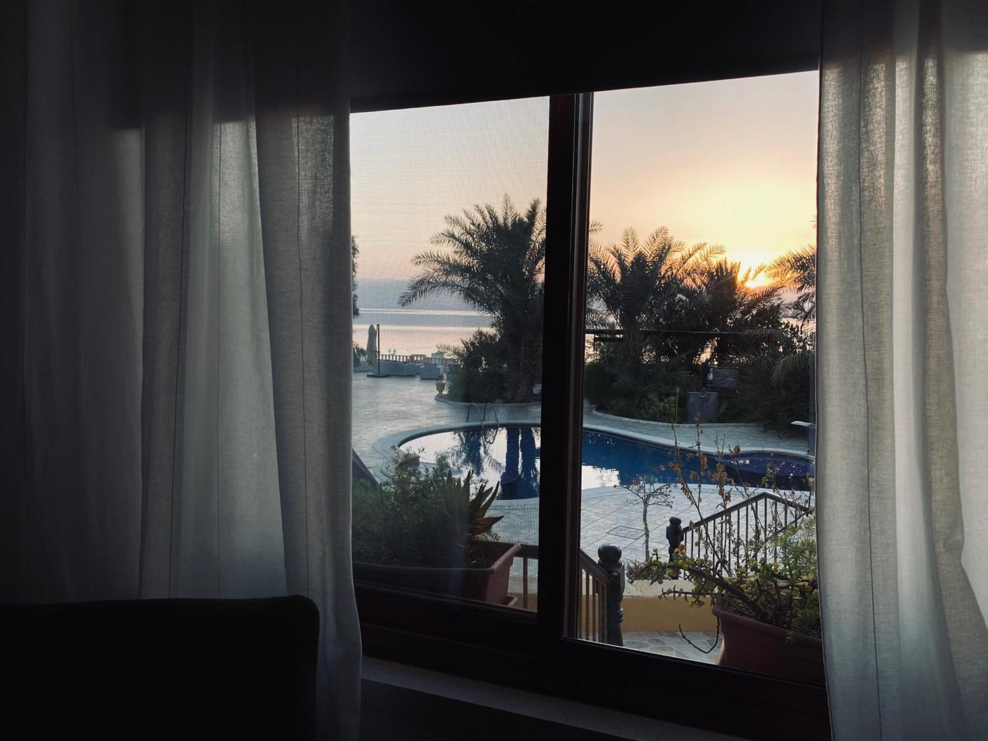 The Precious Guesthouse Sweimeh Bagian luar foto