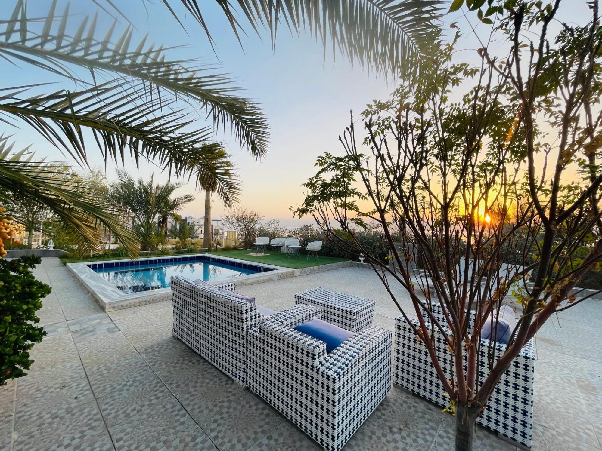 The Precious Guesthouse Sweimeh Bagian luar foto